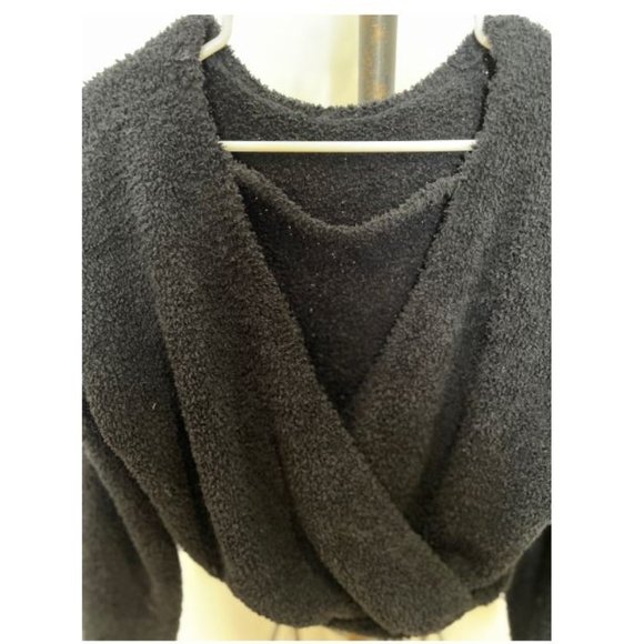 Hollister Womens Round Neck Sherpa Sweater Open Back Long Sleeve Size XS Black - Picture 3 of 4